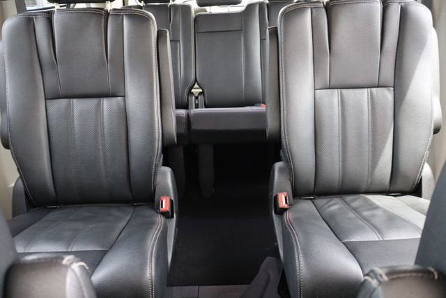 2016 Chrysler Town & Country Touring-L Anniversary Edition