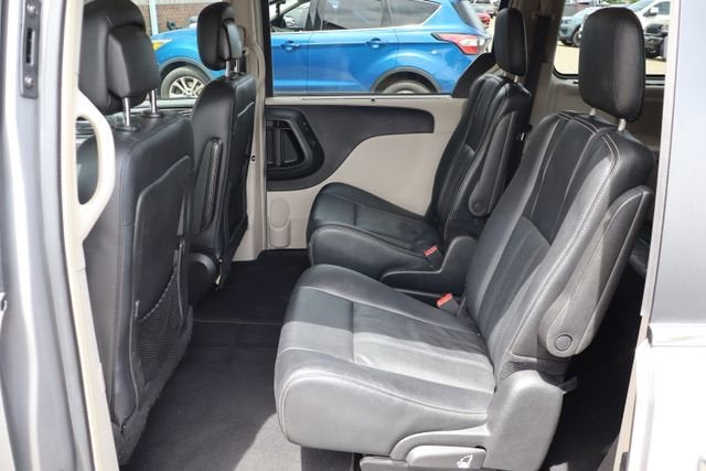 2016 Chrysler Town & Country Touring-L Anniversary Edition