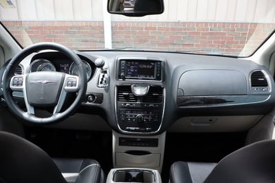2016 Chrysler Town & Country Touring-L Anniversary Edition