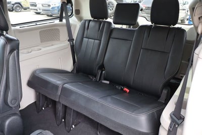 2016 Chrysler Town & Country Touring-L Anniversary Edition