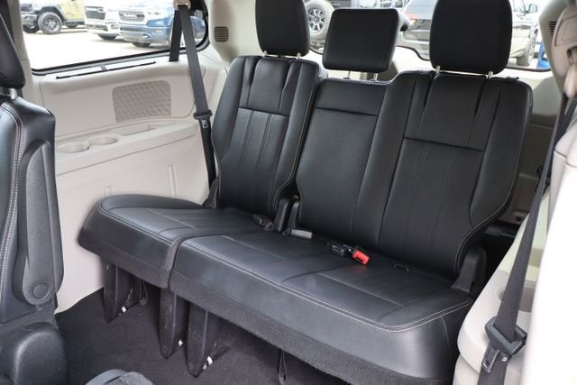 2016 Chrysler Town & Country Touring-L Anniversary Edition