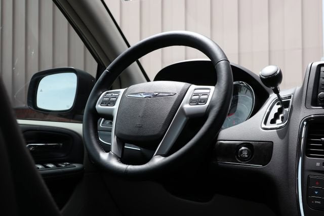 2016 Chrysler Town & Country Touring-L Anniversary Edition
