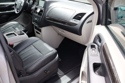 2016 Chrysler Town & Country Touring-L Anniversary Edition