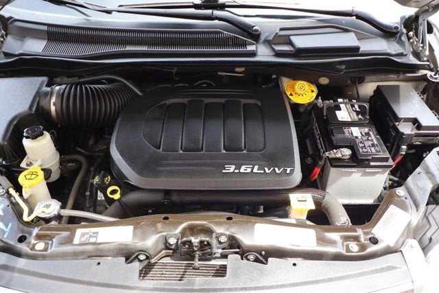 2016 Chrysler Town & Country Touring-L Anniversary Edition