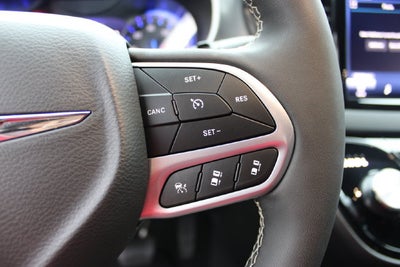 2025 Chrysler Voyager LX