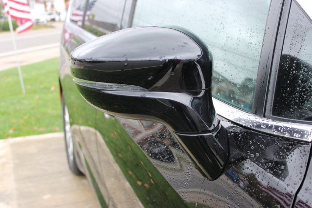 2025 Chrysler Voyager LX