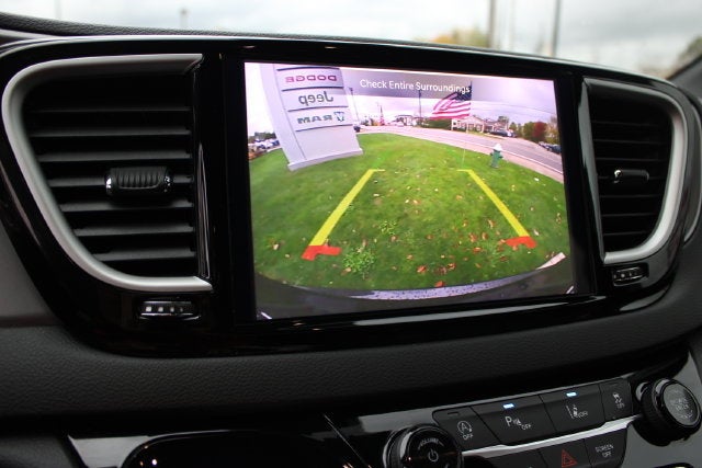 2025 Chrysler Voyager LX