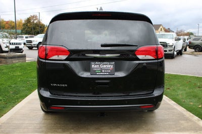 2025 Chrysler Voyager LX