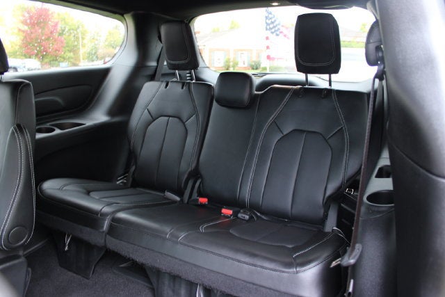 2025 Chrysler Voyager LX