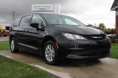2025 Chrysler Voyager LX