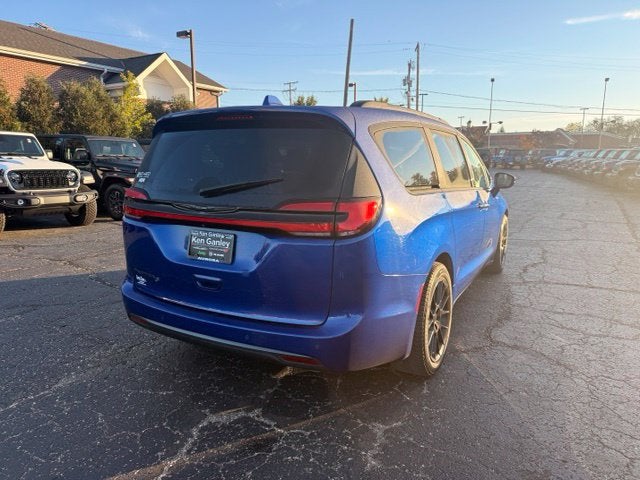 2021 Chrysler Pacifica Touring