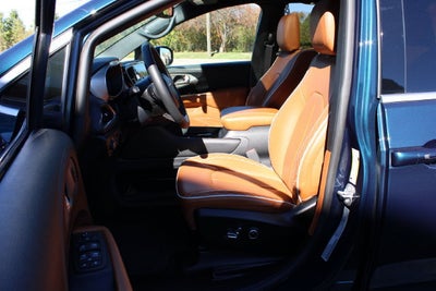 2025 Chrysler Pacifica Pinnacle