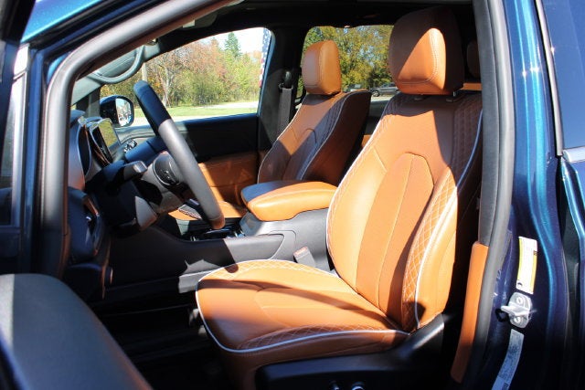 2025 Chrysler Pacifica Pinnacle