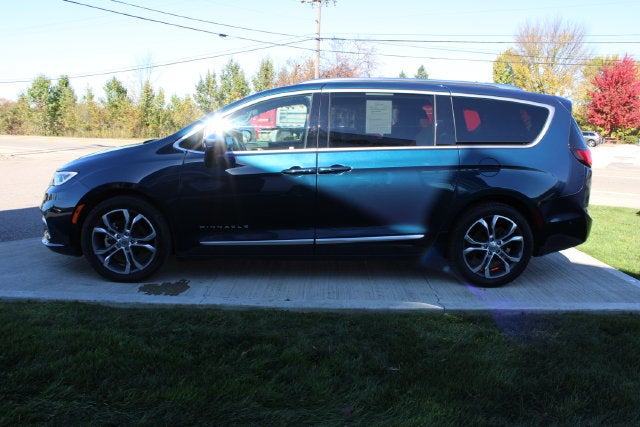 2025 Chrysler Pacifica Pinnacle