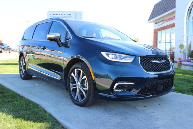 2025 Chrysler Pacifica Pinnacle