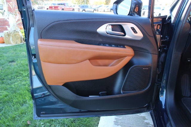 2025 Chrysler Pacifica Pinnacle