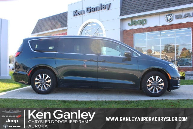 2024 Chrysler Pacifica Hybrid Select