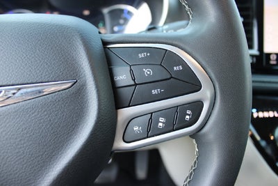 2024 Chrysler Pacifica Hybrid Select