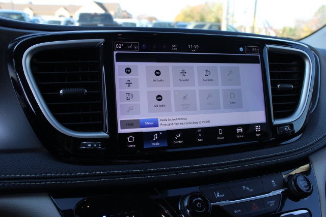 2024 Chrysler Pacifica Hybrid Select