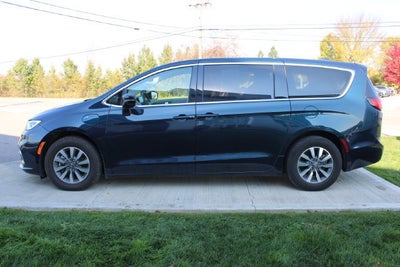 2024 Chrysler Pacifica Hybrid Select