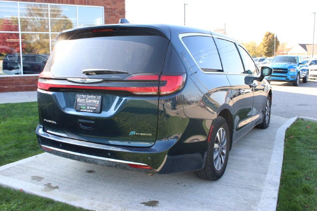 2024 Chrysler Pacifica Hybrid Select