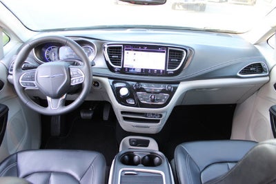 2024 Chrysler Pacifica Hybrid Select