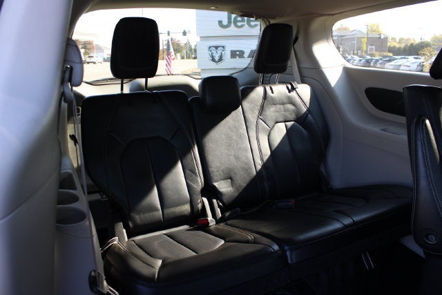 2024 Chrysler Pacifica Hybrid Select