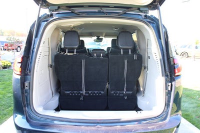 2024 Chrysler Pacifica Hybrid Select