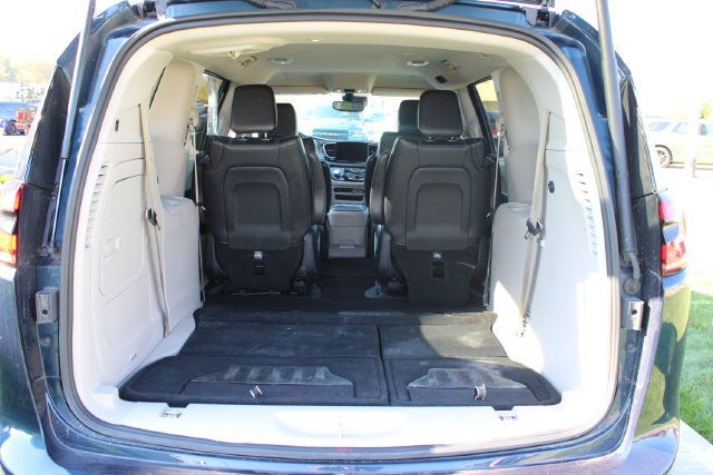 2024 Chrysler Pacifica Hybrid Select