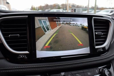 2026 Chrysler Pacifica Select