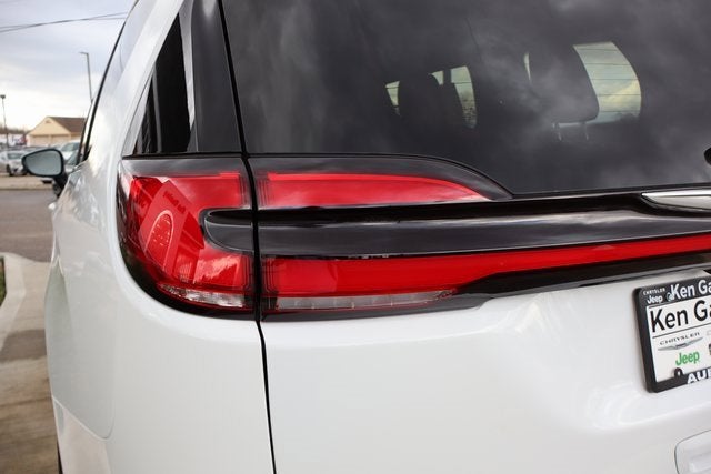 2026 Chrysler Pacifica Pinnacle