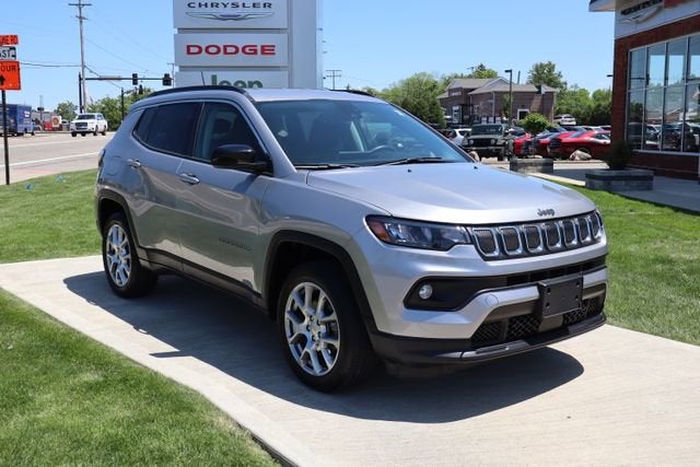 2022 Jeep Compass Latitude Lux