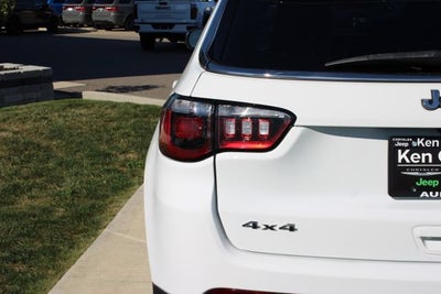 2023 Jeep Compass Latitude Lux