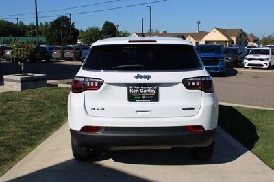 2023 Jeep Compass Latitude Lux