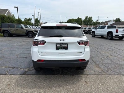 2023 Jeep Compass Latitude Lux