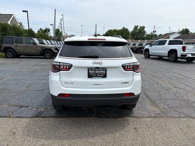2023 Jeep Compass Latitude Lux