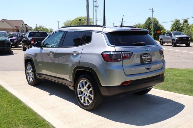2023 Jeep Compass Latitude Lux