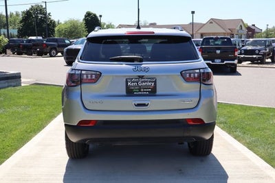 2023 Jeep Compass Latitude Lux