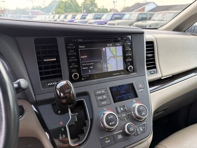 2019 Toyota Sienna XLE Premium