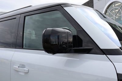 2023 Land Rover Defender X-Dynamic SE