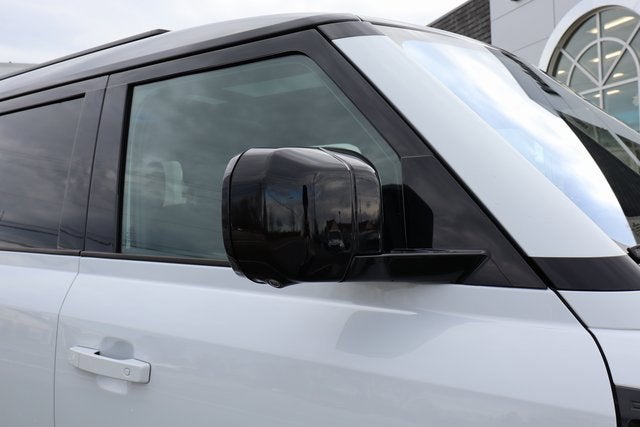 2023 Land Rover Defender X-Dynamic SE