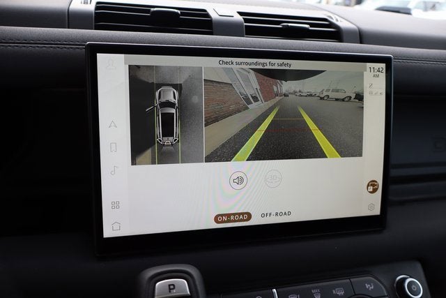 2023 Land Rover Defender X-Dynamic SE