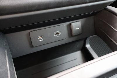 2023 Land Rover Defender X-Dynamic SE