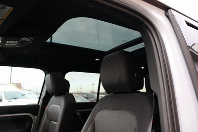 2023 Land Rover Defender X-Dynamic SE