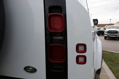 2023 Land Rover Defender X-Dynamic SE