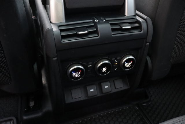 2023 Land Rover Defender X-Dynamic SE