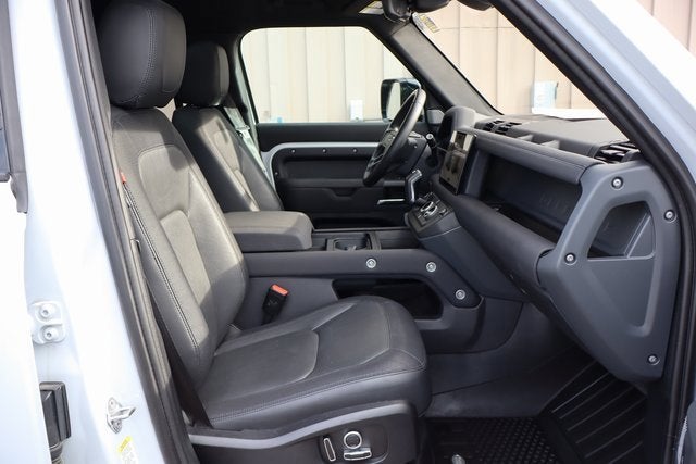 2023 Land Rover Defender X-Dynamic SE