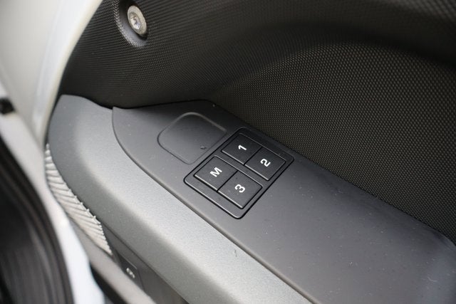 2023 Land Rover Defender X-Dynamic SE