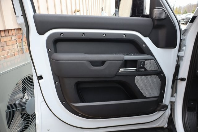 2023 Land Rover Defender X-Dynamic SE