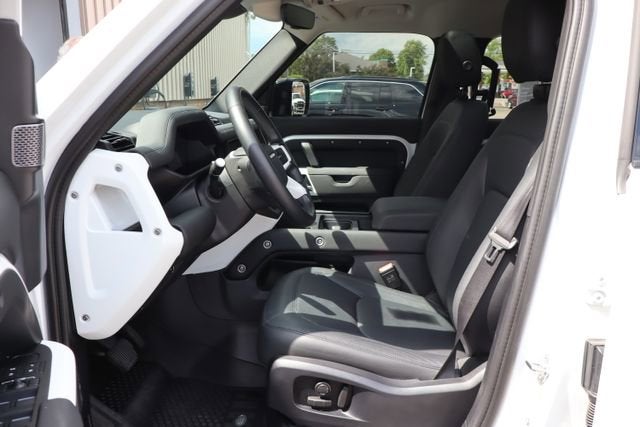 2024 Land Rover Defender S